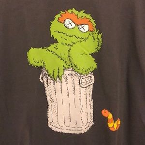 KAWS x Uniqlo Oscar the Grouch T-shirt NWT